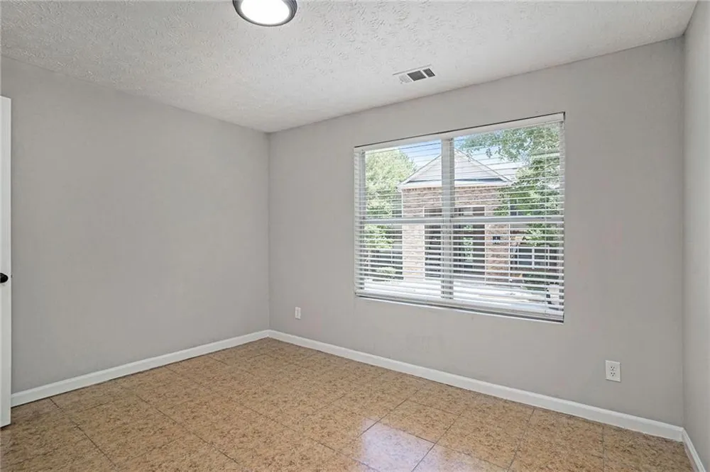 2102 Par Three Way Lithonia, GA 30038