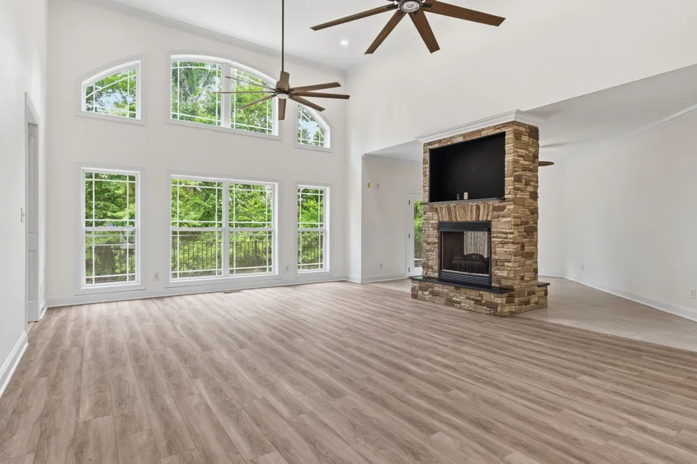 2214 Trieste Trl Adams, TN 37010
