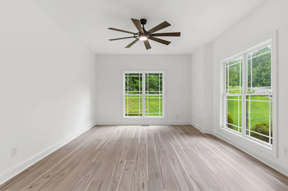 2214 Trieste Trl Adams, TN 37010