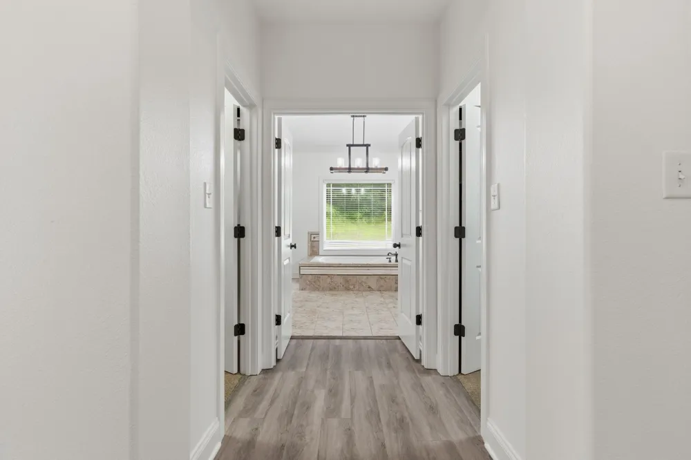 2214 Trieste Trl Adams, TN 37010