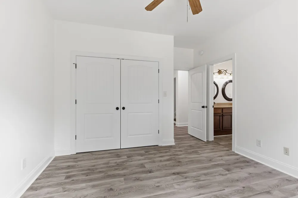 2214 Trieste Trl Adams, TN 37010