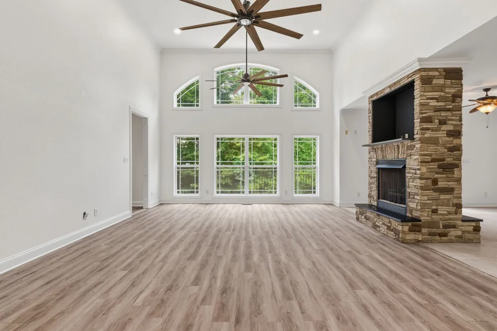 2214 Trieste Trl Adams, TN 37010
