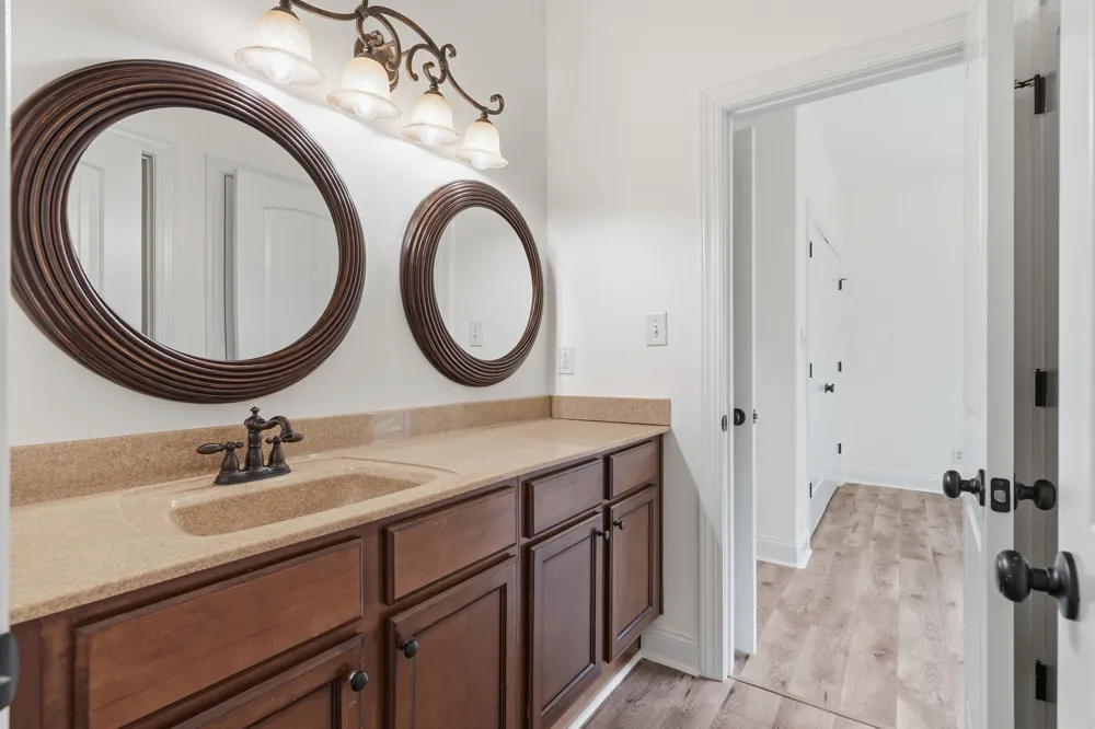 2214 Trieste Trl Adams, TN 37010