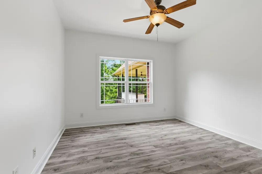 2214 Trieste Trl Adams, TN 37010