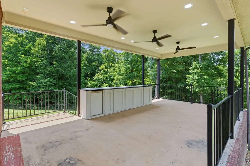 2214 Trieste Trl Adams, TN 37010