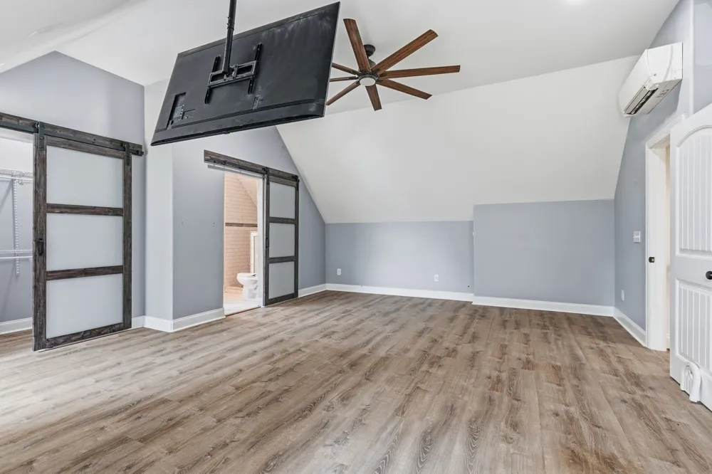 2214 Trieste Trl Adams, TN 37010