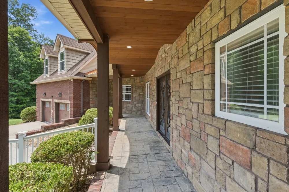 2214 Trieste Trl Adams, TN 37010