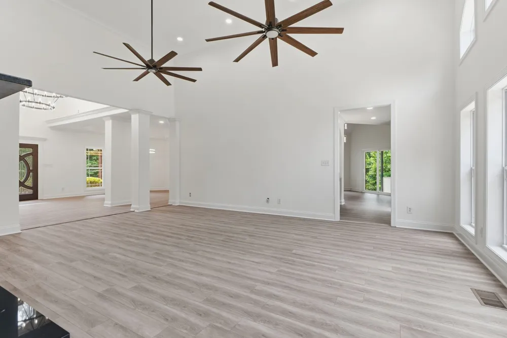 2214 Trieste Trl Adams, TN 37010