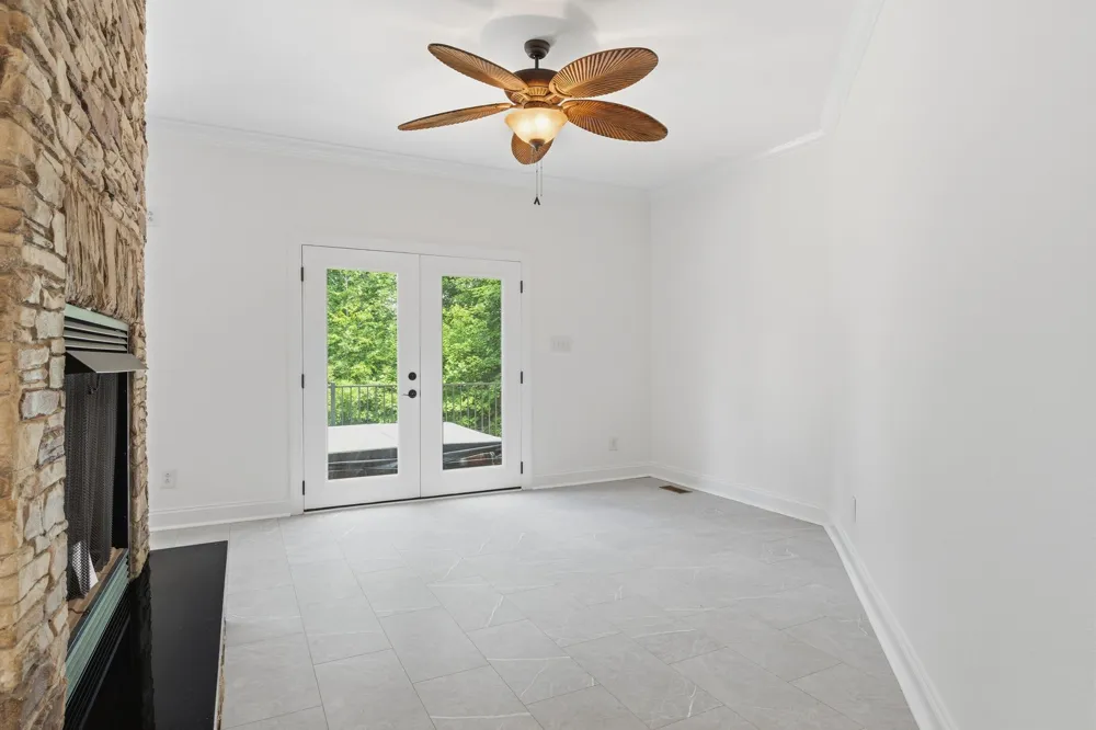 2214 Trieste Trl Adams, TN 37010