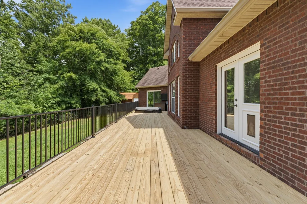 2214 Trieste Trl Adams, TN 37010