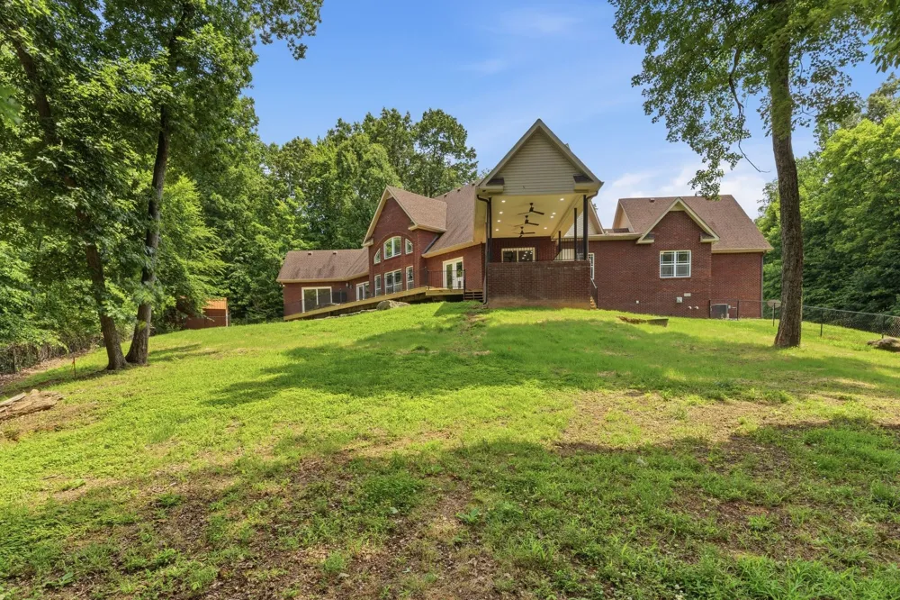 2214 Trieste Trl Adams, TN 37010