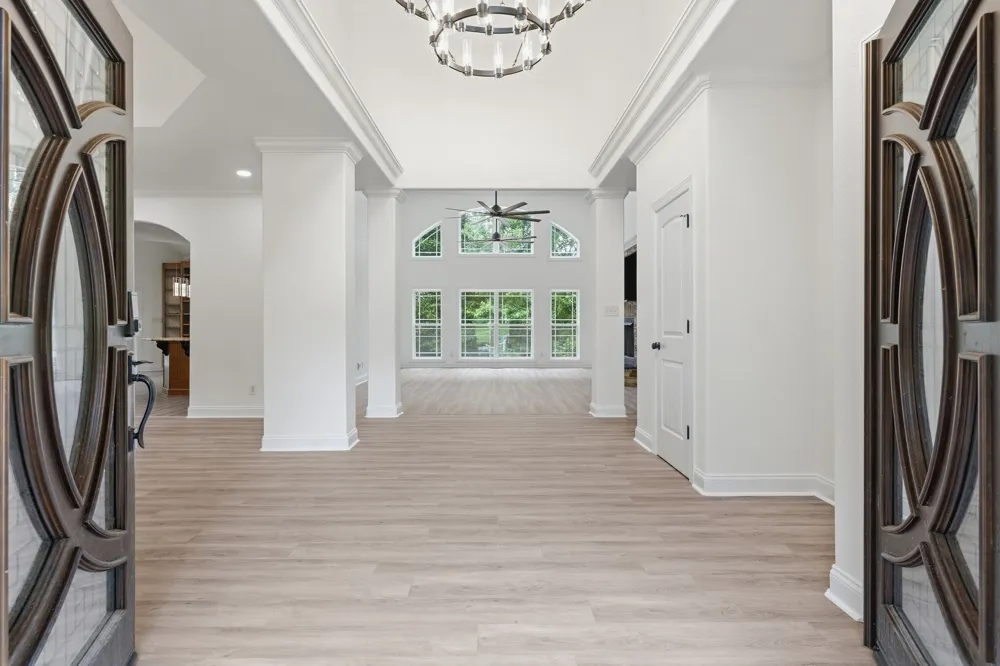 2214 Trieste Trl Adams, TN 37010