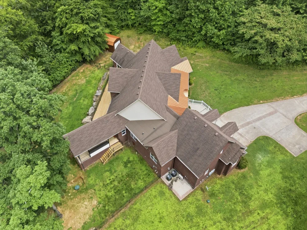 2214 Trieste Trl Adams, TN 37010