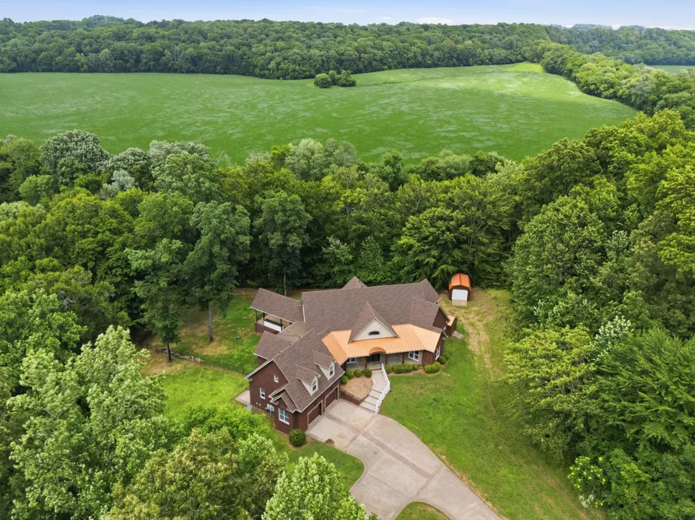 2214 Trieste Trl Adams, TN 37010