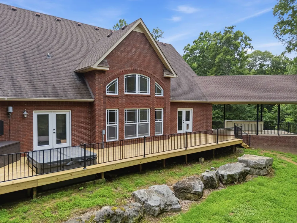 2214 Trieste Trl Adams, TN 37010