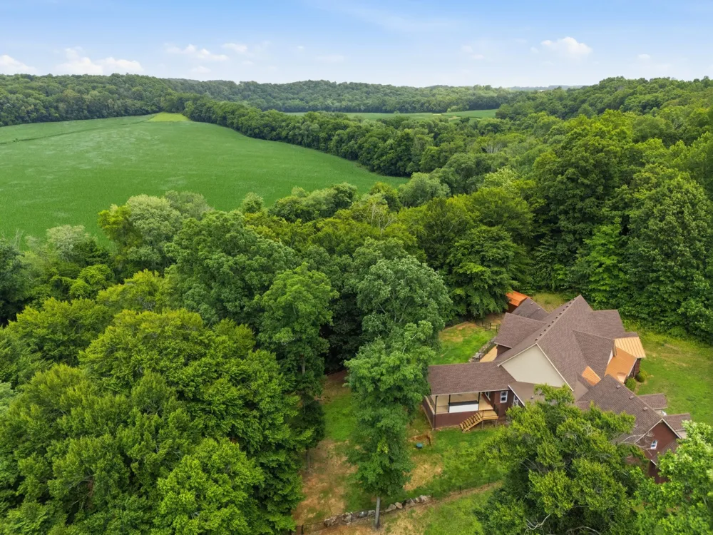 2214 Trieste Trl Adams, TN 37010
