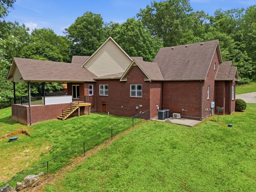2214 Trieste Trl Adams, TN 37010