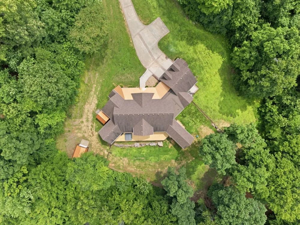 2214 Trieste Trl Adams, TN 37010