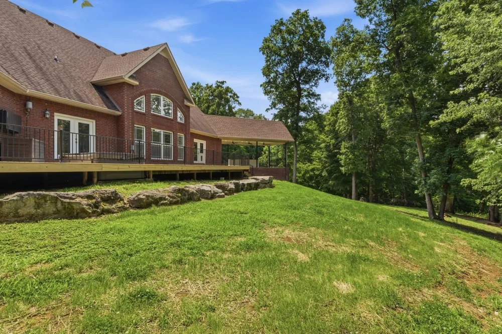 2214 Trieste Trl Adams, TN 37010