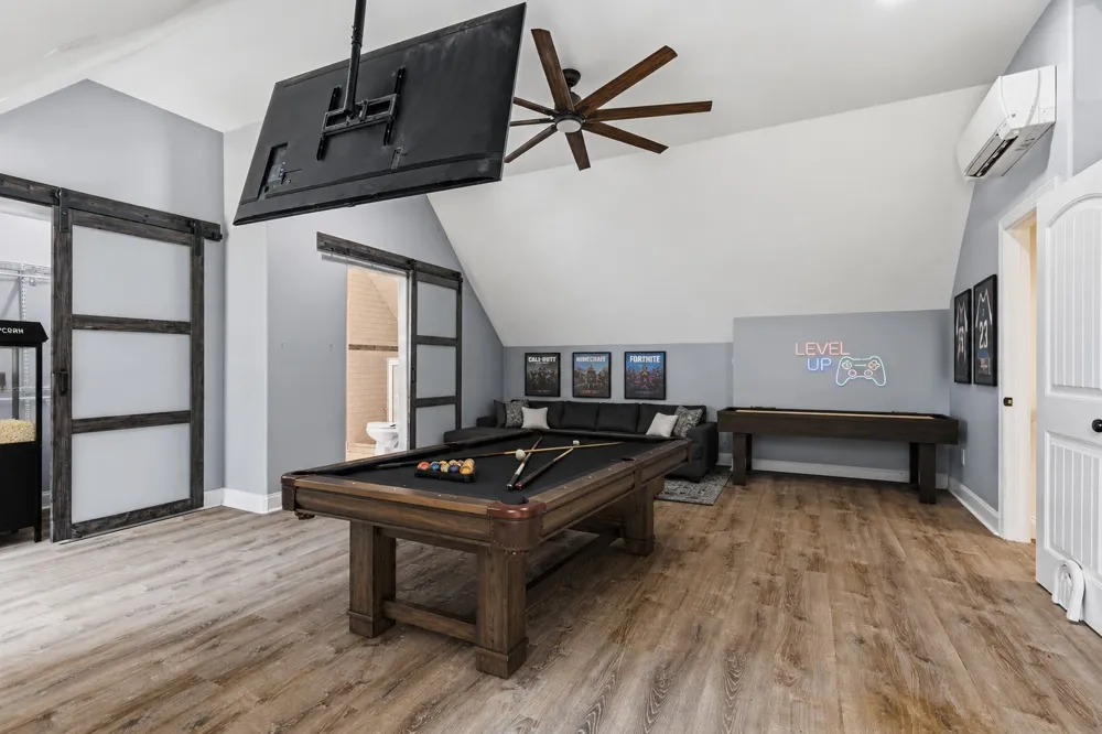 2214 Trieste Trl Adams, TN 37010