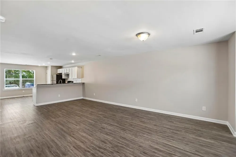 4422 Pinscher Street Union City, GA 30291