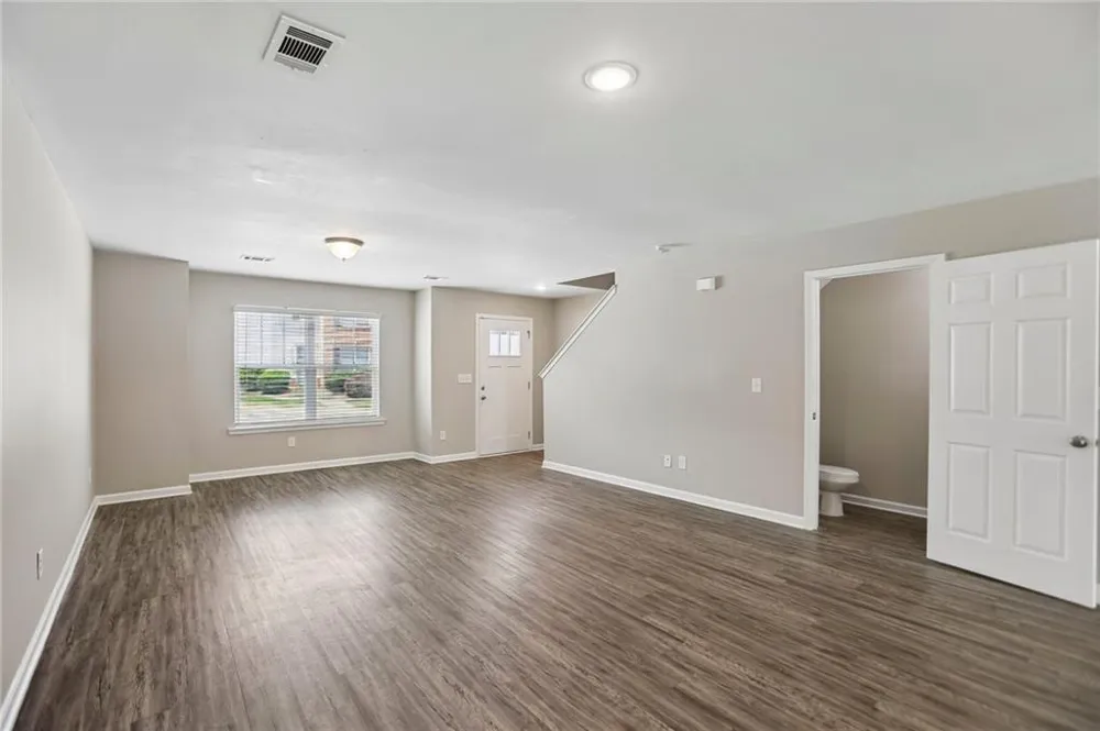 4422 Pinscher Street Union City, GA 30291