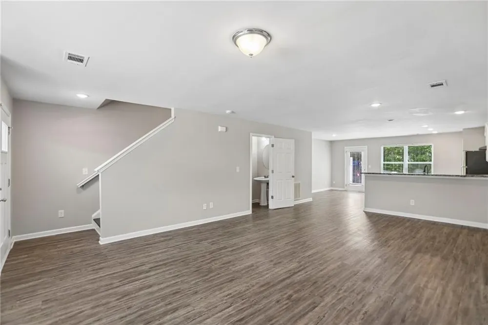 4422 Pinscher Street Union City, GA 30291
