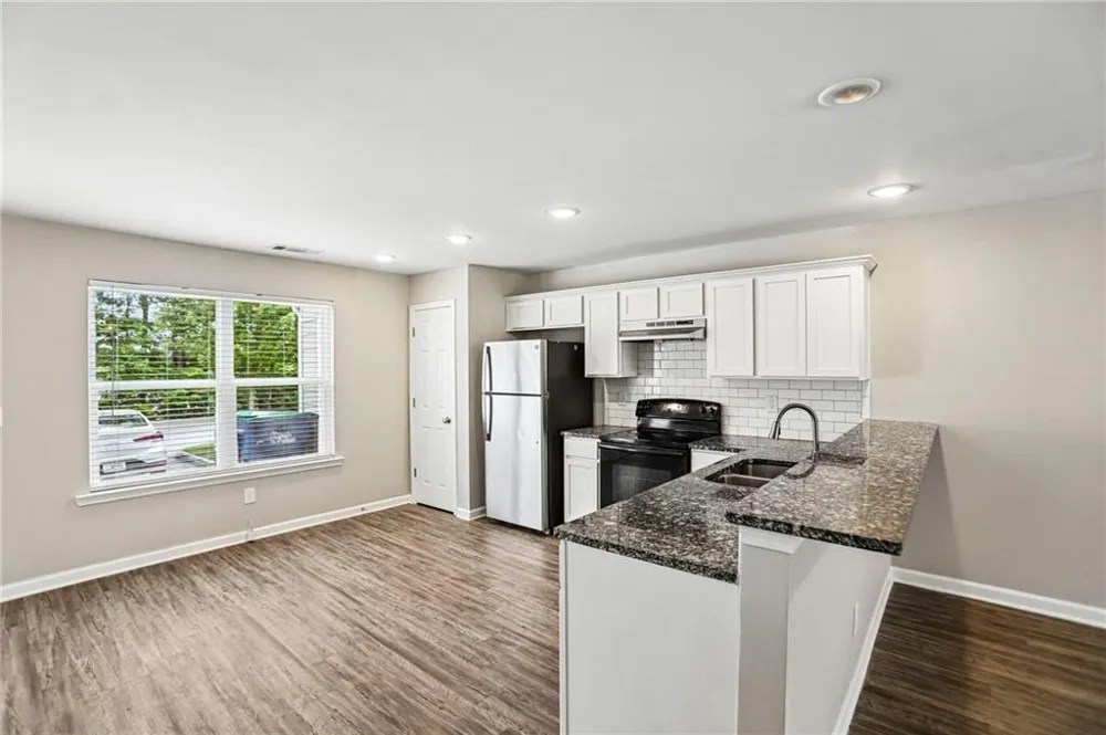 4422 Pinscher Street Union City, GA 30291