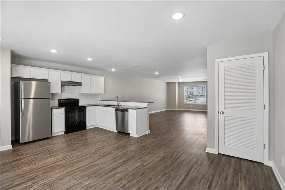 4422 Pinscher Street Union City, GA 30291