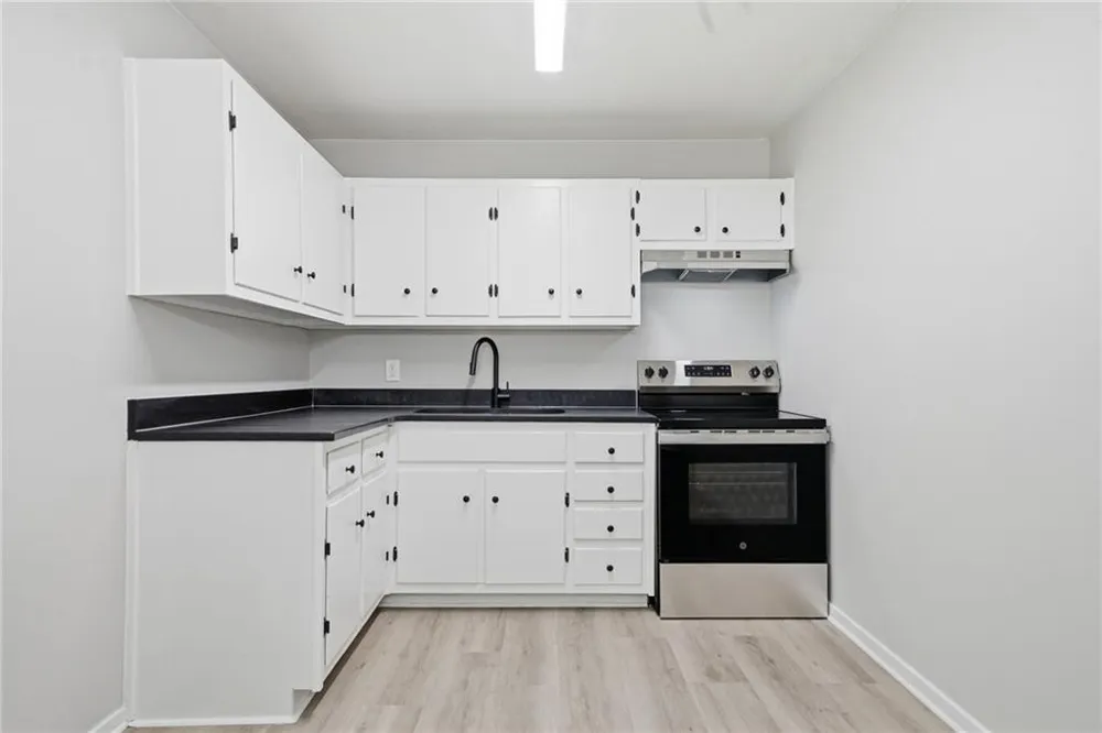 4913 Bartlett Road Forest Park, GA 30297