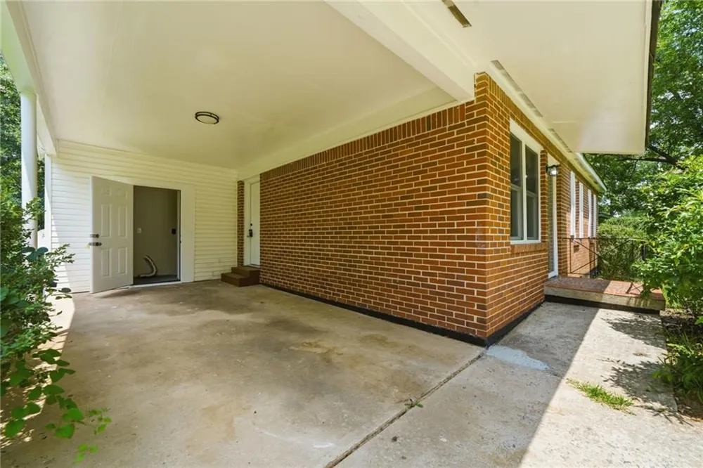 4913 Bartlett Road Forest Park, GA 30297