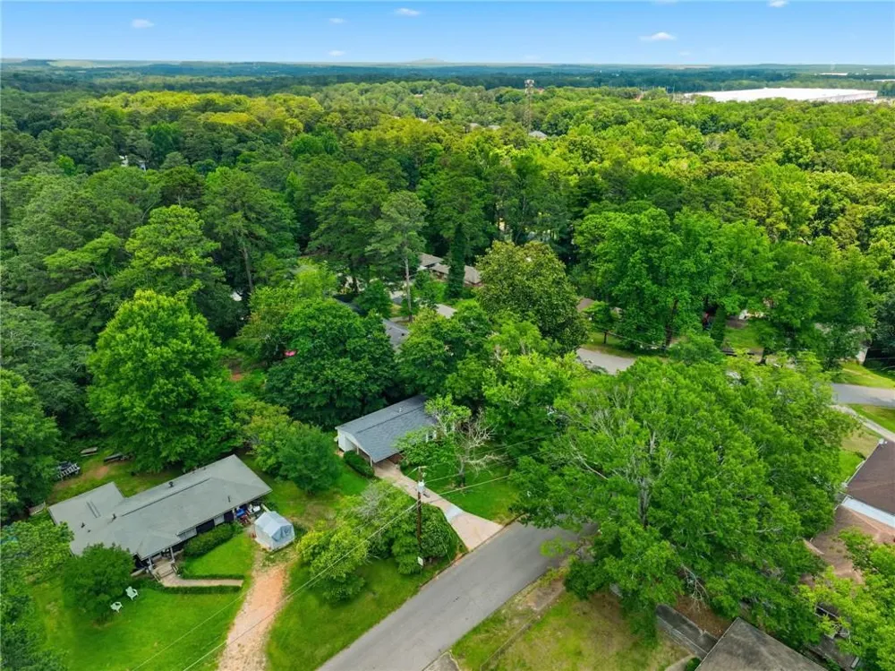 4913 Bartlett Road Forest Park, GA 30297