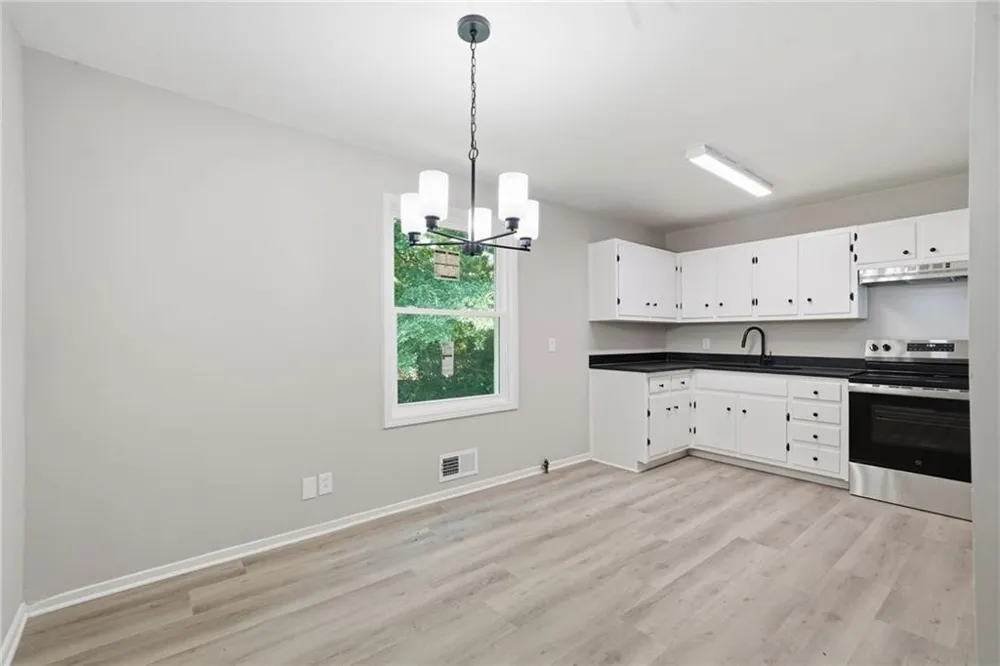 4913 Bartlett Road Forest Park, GA 30297