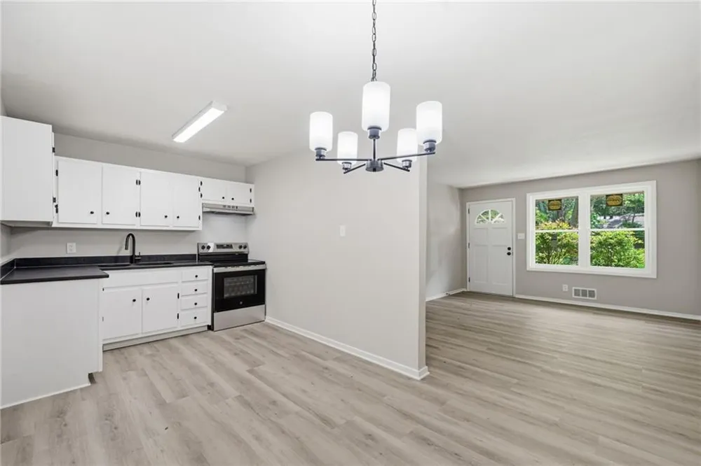 4913 Bartlett Road Forest Park, GA 30297
