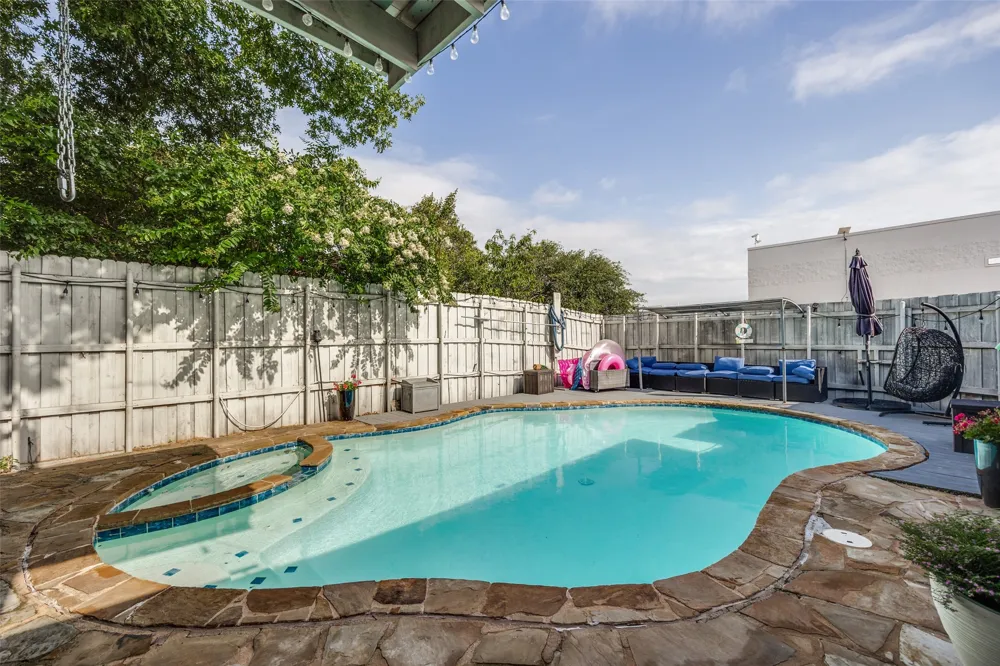 1517 Oak Tree Road Allen, TX 75002