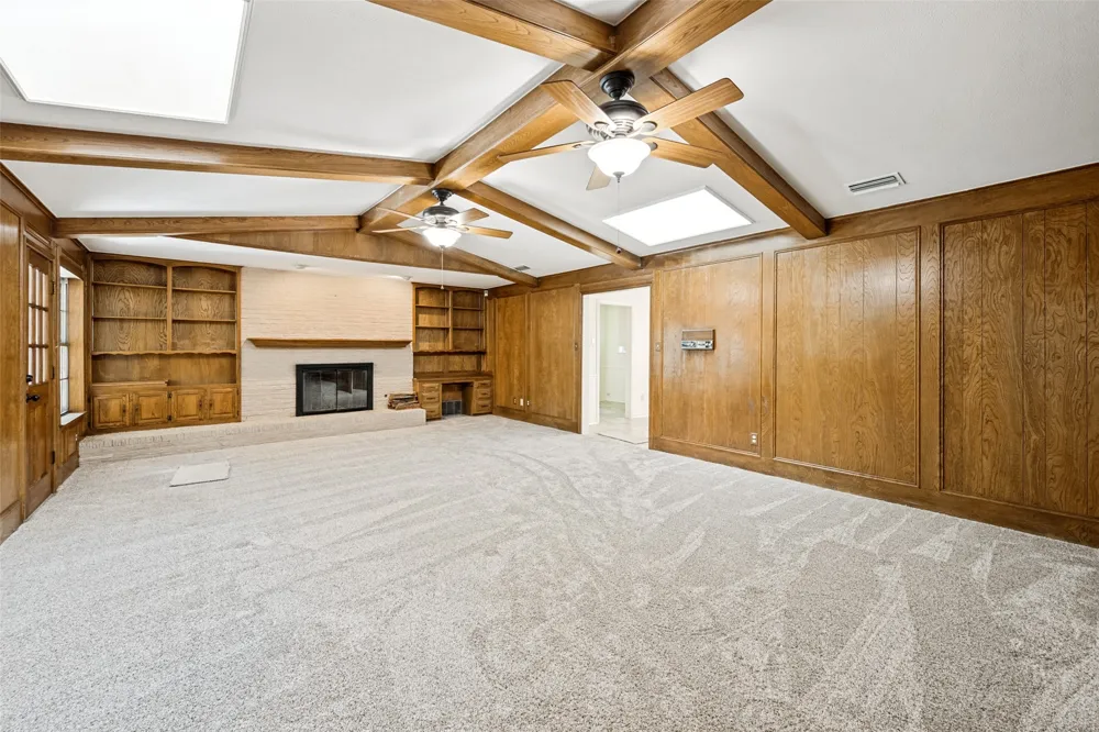 2414 Lakeview Circle Arlington, TX 76013