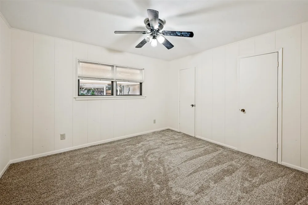 2414 Lakeview Circle Arlington, TX 76013