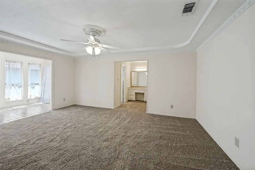 2414 Lakeview Circle Arlington, TX 76013