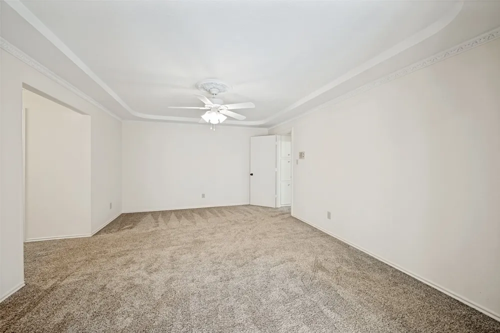2414 Lakeview Circle Arlington, TX 76013