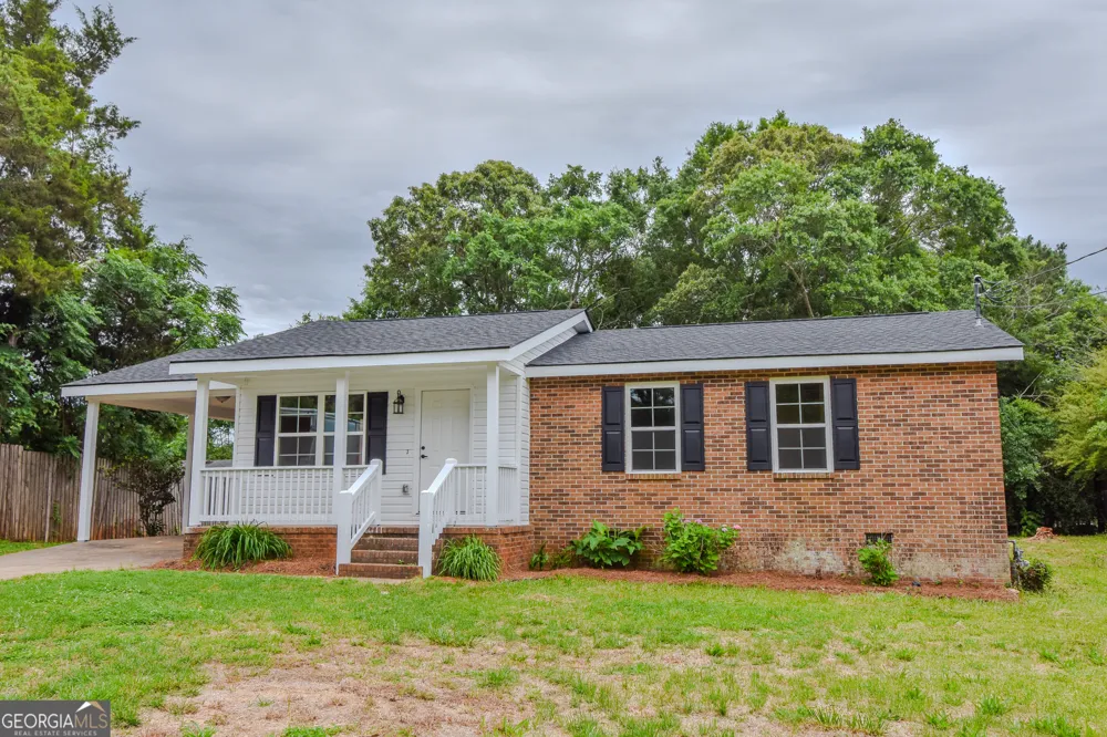 1138 Vestavia LN Thomaston, GA 30286