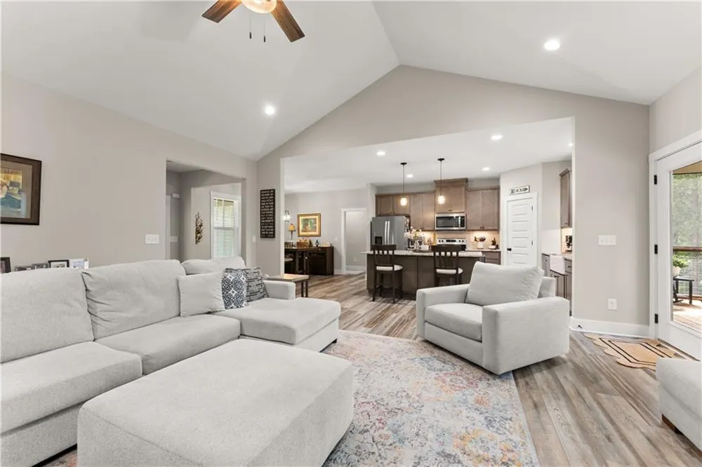 35 Chimney Lane Cleveland, GA 30528