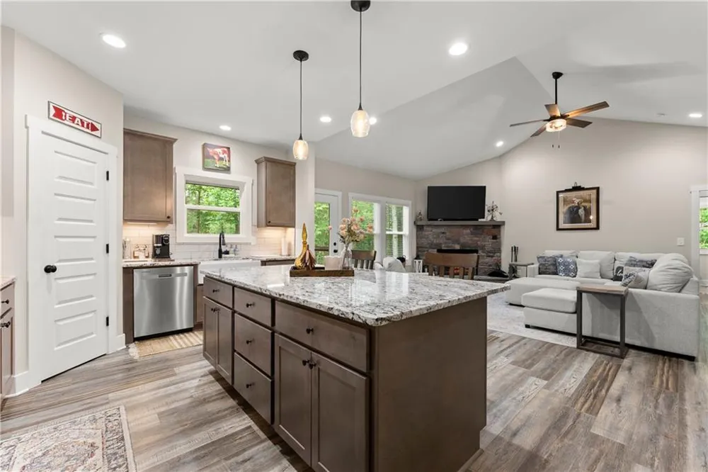 35 Chimney Lane Cleveland, GA 30528