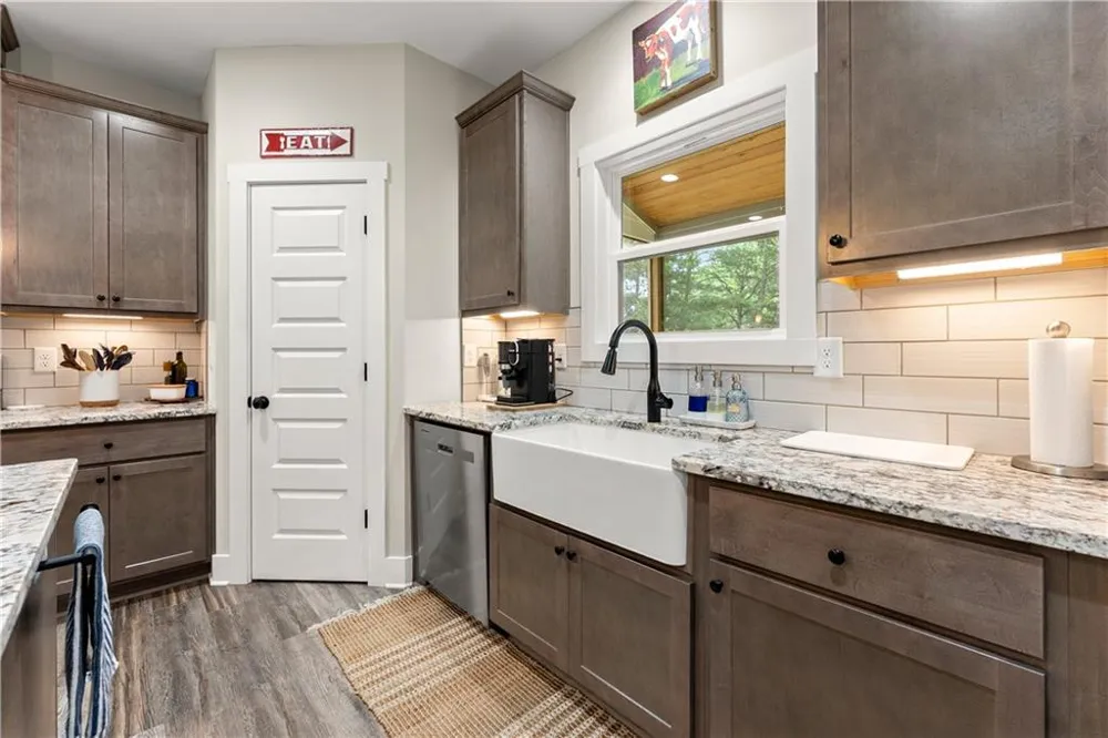 35 Chimney Lane Cleveland, GA 30528