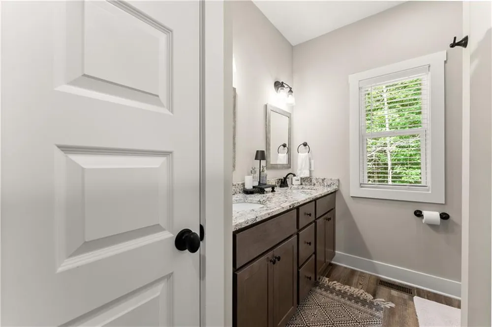 35 Chimney Lane Cleveland, GA 30528