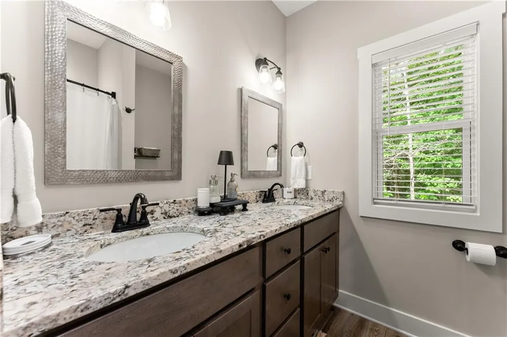 35 Chimney Lane Cleveland, GA 30528