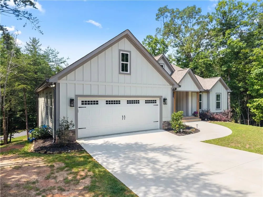 35 Chimney Lane Cleveland, GA 30528