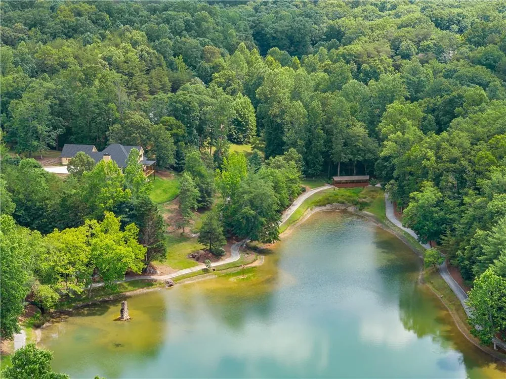 35 Chimney Lane Cleveland, GA 30528