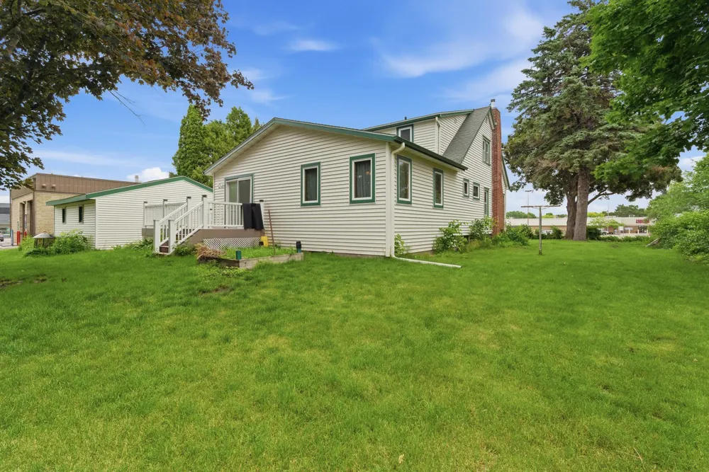 1113 State Street Waseca, MN 56093
