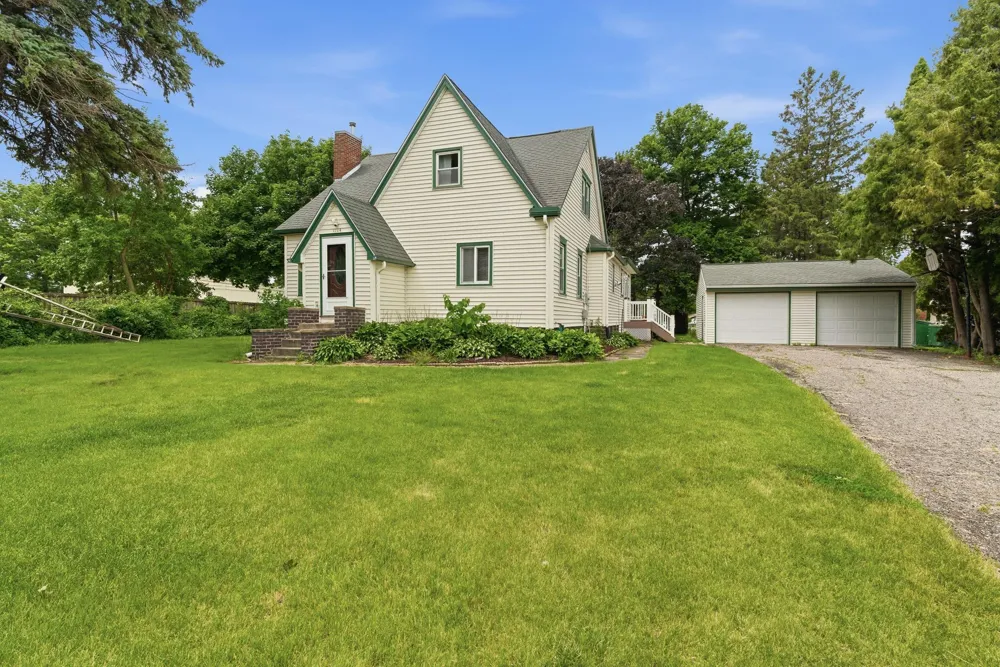 1113 State Street Waseca, MN 56093