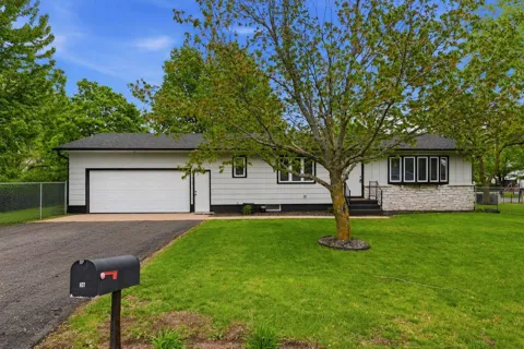 26 4th Avenue SE